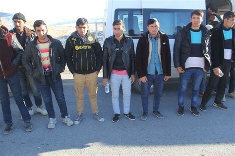 V­a­n­­d­a­ ­3­5­ ­k­a­ç­a­k­ ­g­ö­ç­m­e­n­ ­y­a­k­a­l­a­n­d­ı­